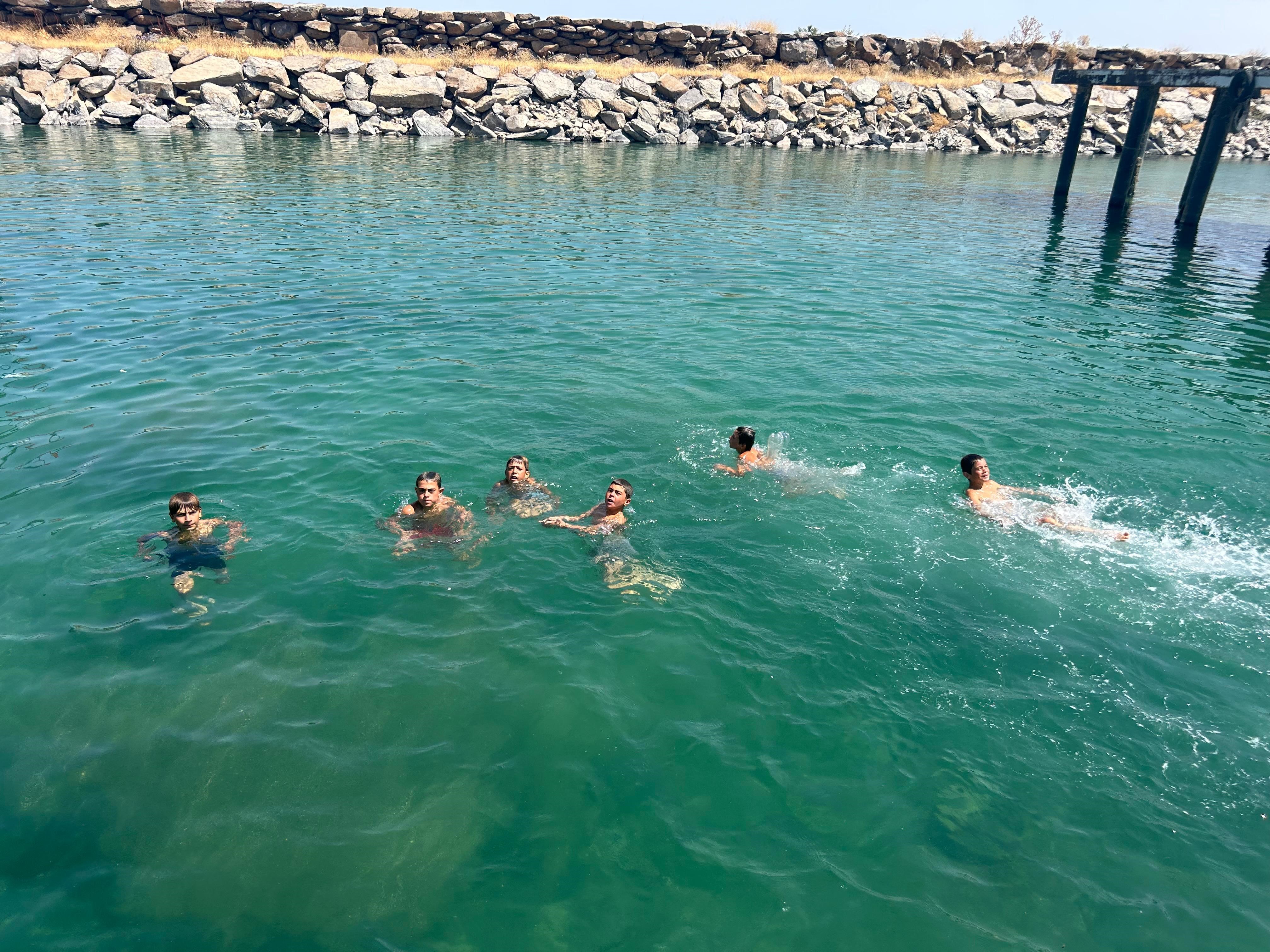 Sacrenkleridegisiyorcevresindekilertanıyamiyor