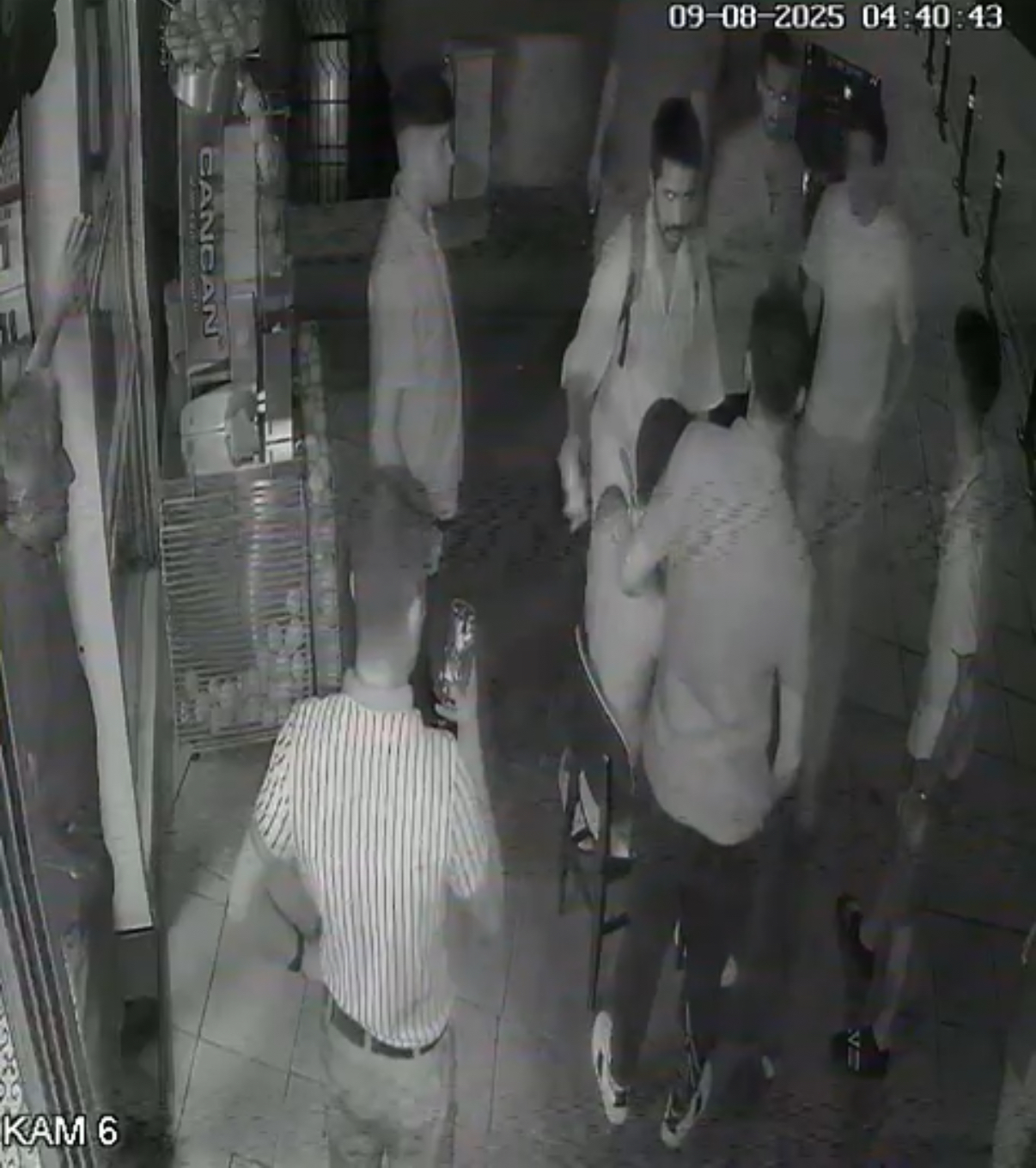 Sariyerdekizmeselesiyuzundenkavgacikti (2)