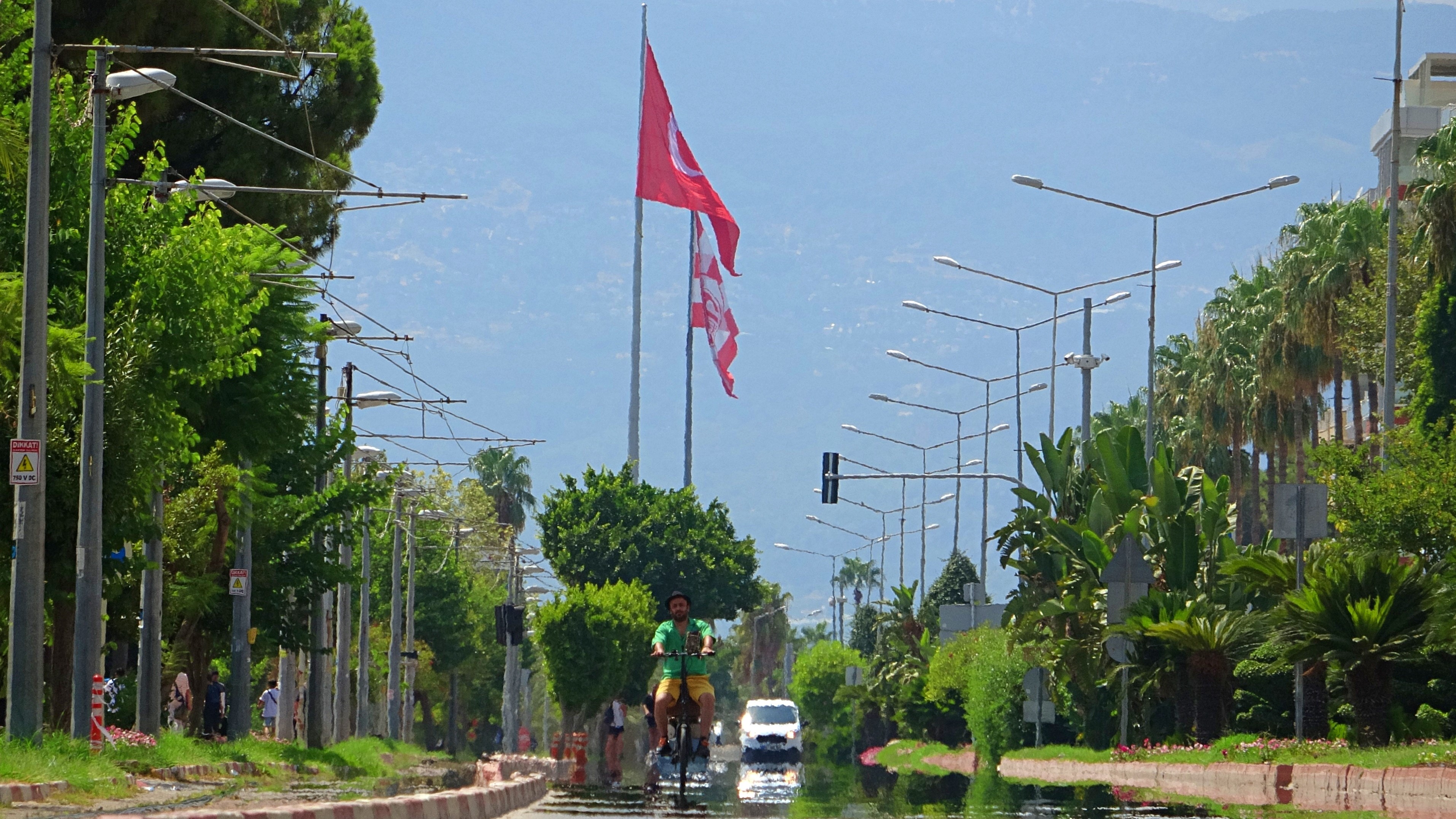 Sicaktansikildilarcareyihavuzdaaldilar