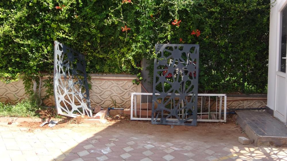 Siteninkapısındafecikazasurucuyayacarptı