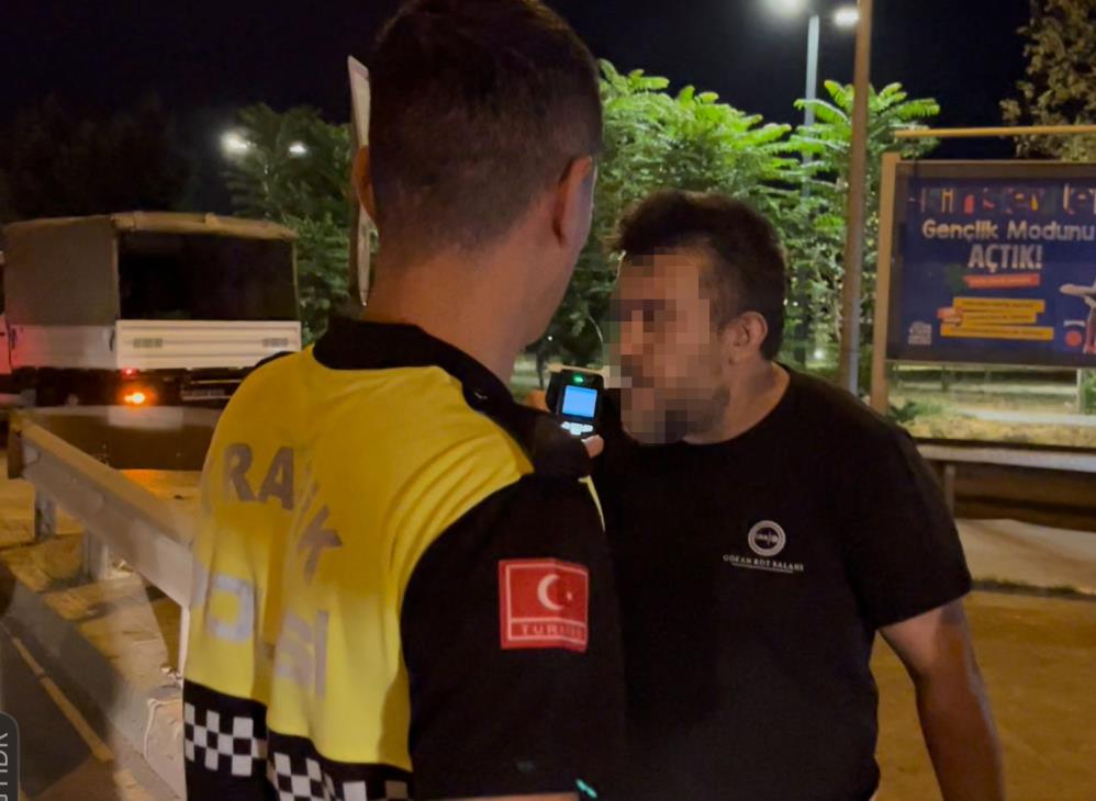 Trafikuygulamasındapanikzararlımaddeyicamdanatarakkactı