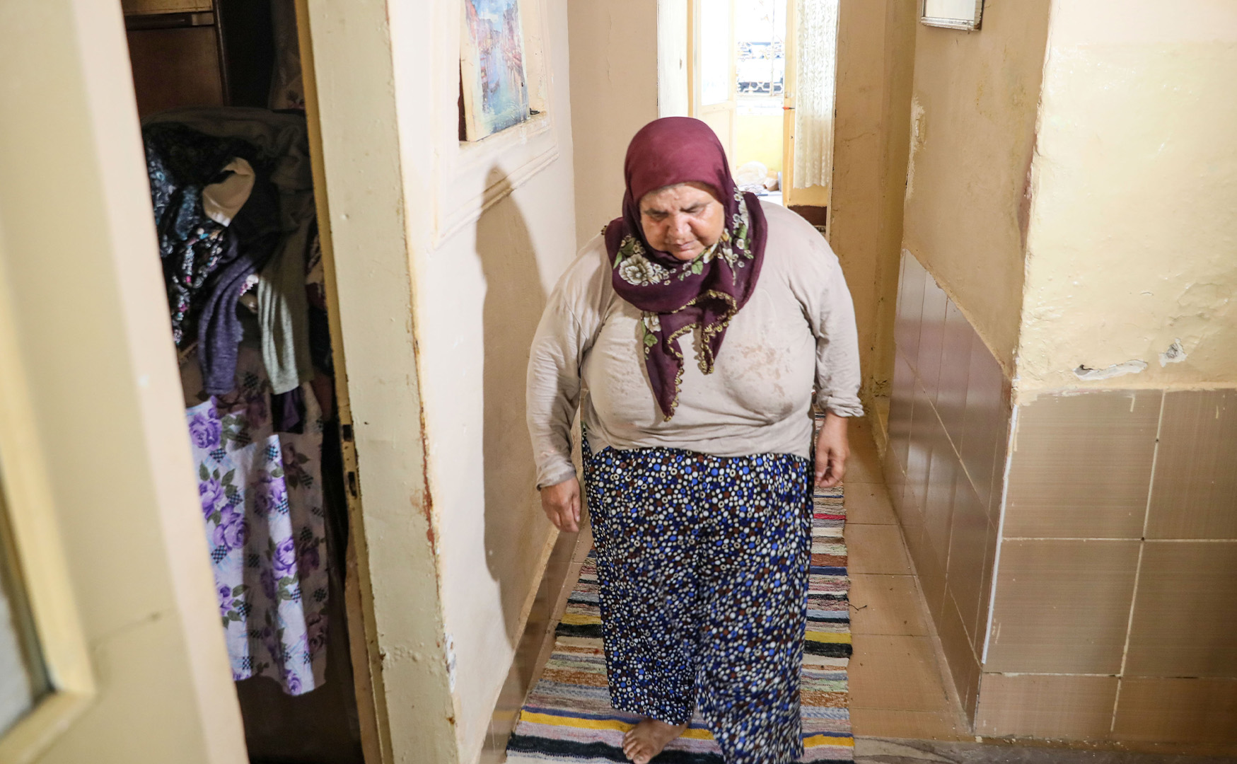 Yikilacakbinadatekbasinakaldi