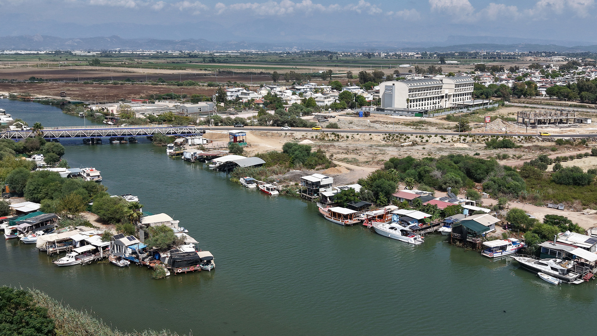 Acisunehrikenarindaizinsizkonteynerisgaliartiyor