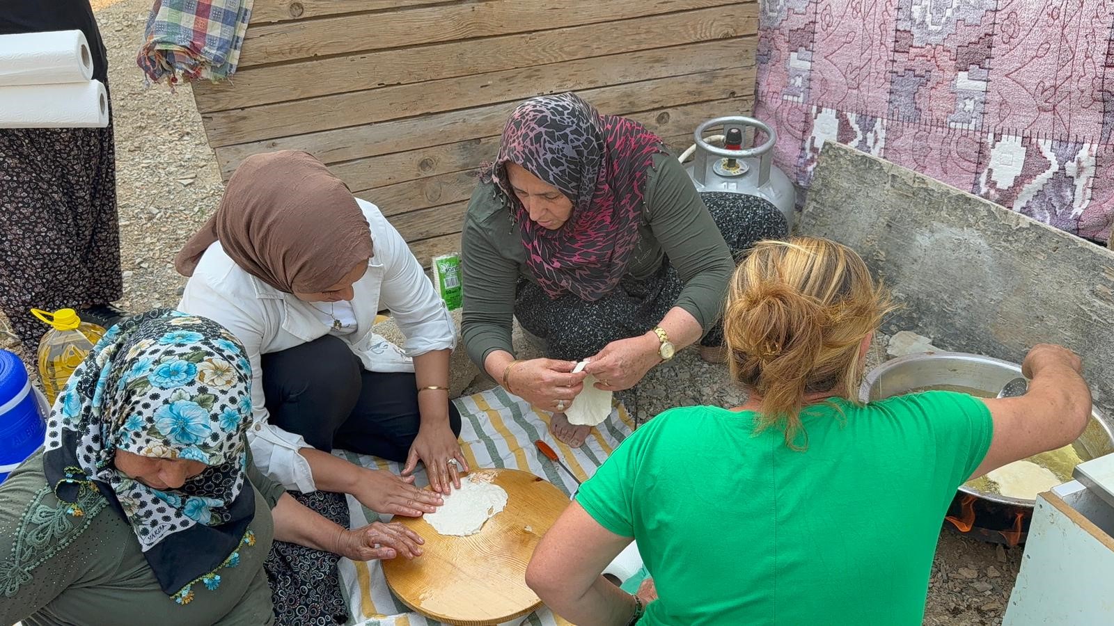 Alanyadakiyanginaboyleyardimettiler