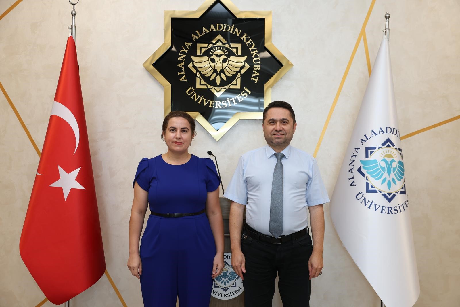 Alkuadiniavrupayayazdiriyor