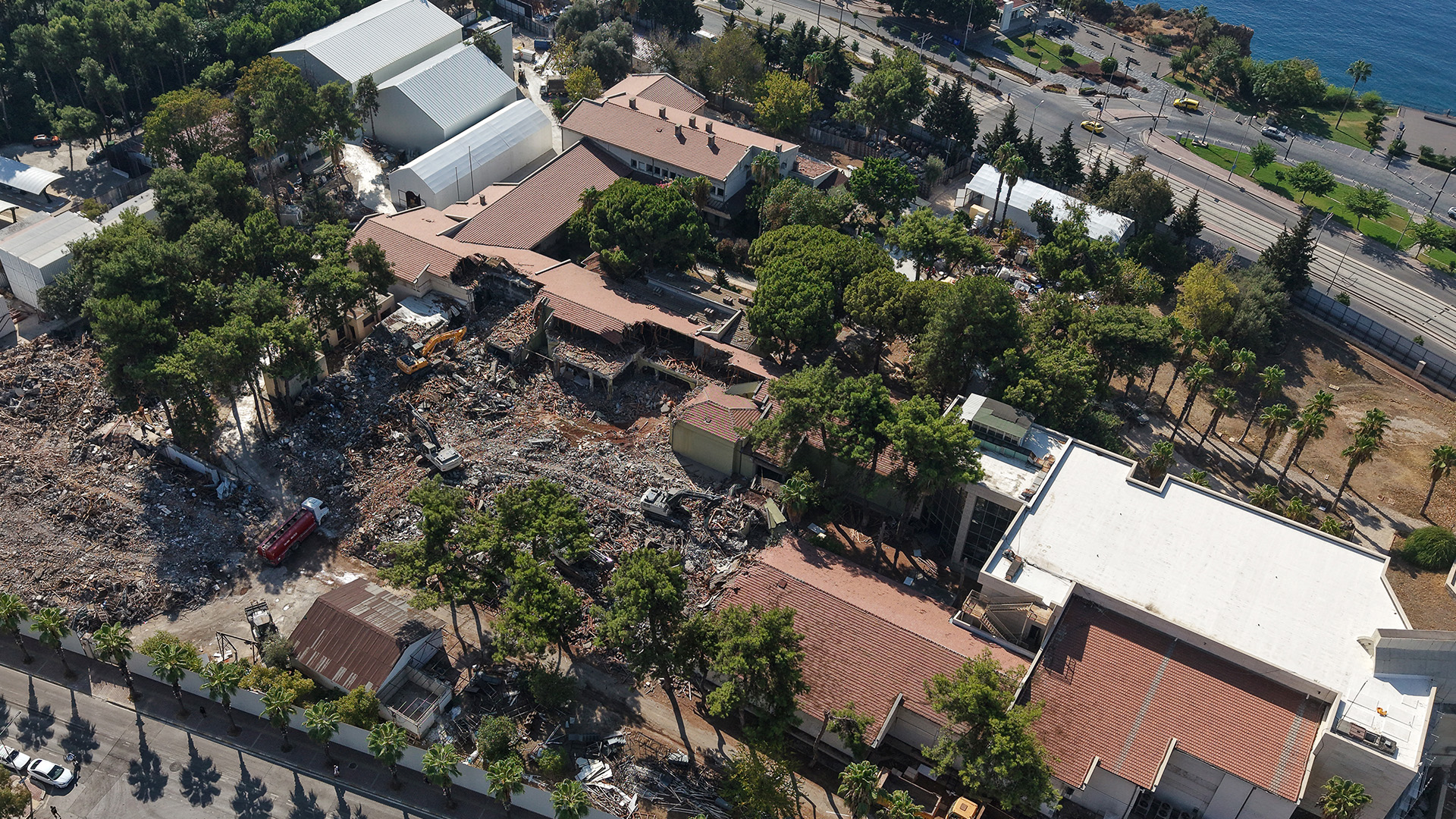 Antalyamuzesiyikiliyor