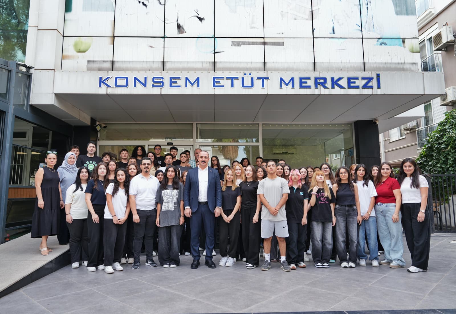 Baskankotanetutmerkezinegitti