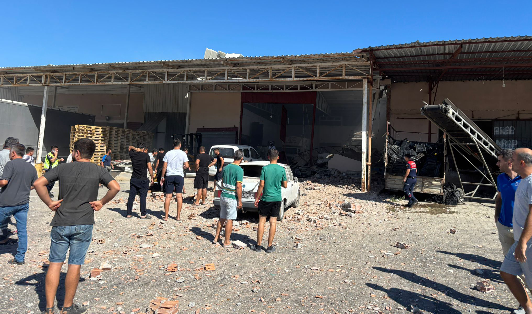 Demredepatlamacevredebuyukpanikyasandi