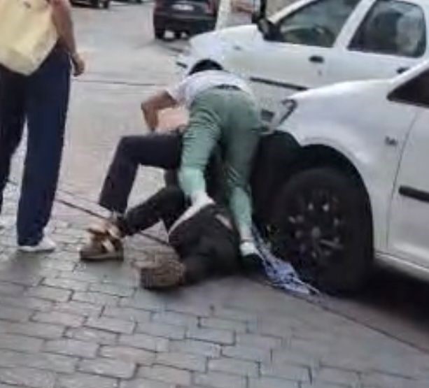 Denizlidesokakortasındacıkankavga3Kisiyaralandı