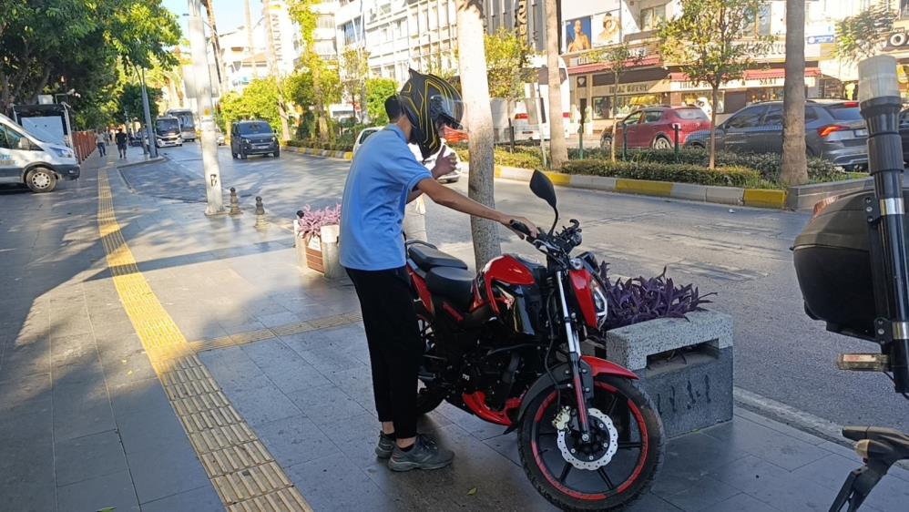 Ehliyetinialdipolisekostu