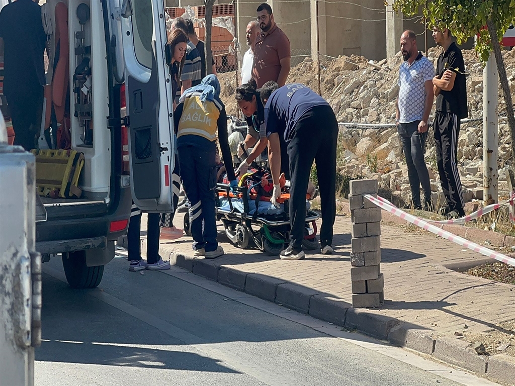 Engellikizveanneyikazaayirdi