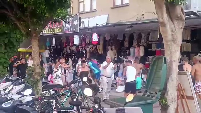 Esnaflarlaturistlerbirbirinegirdi