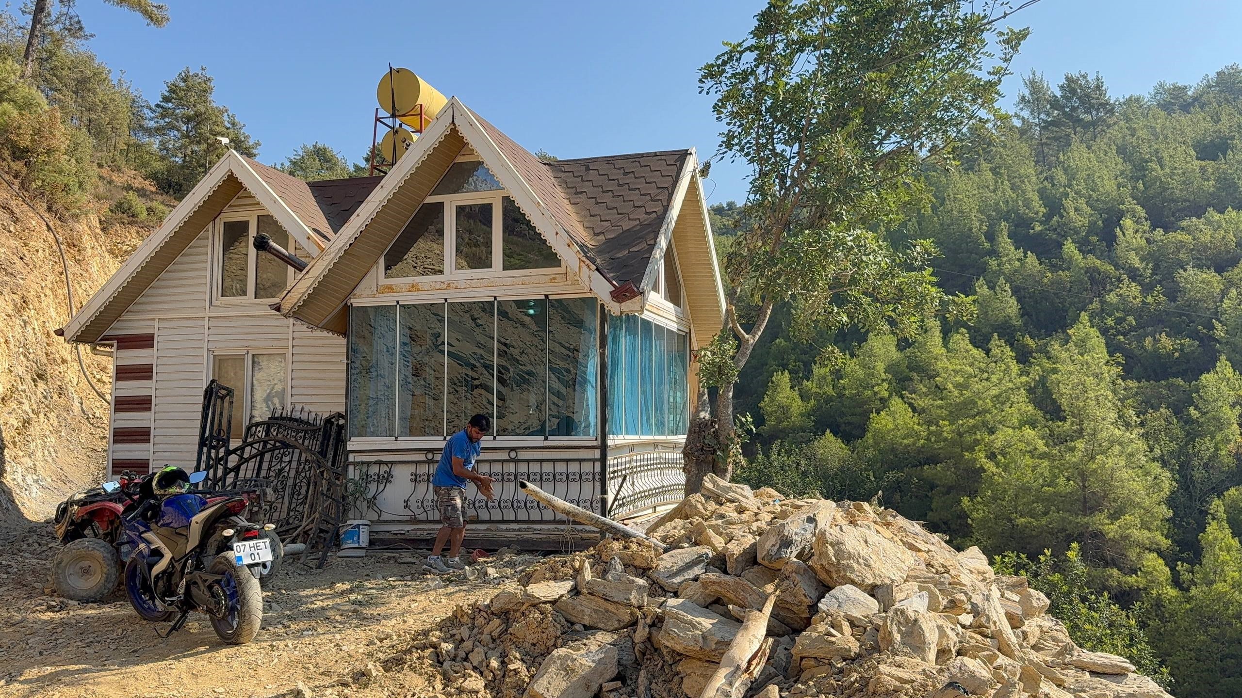 Evinikaradanyuruttuarasicebindekaldi