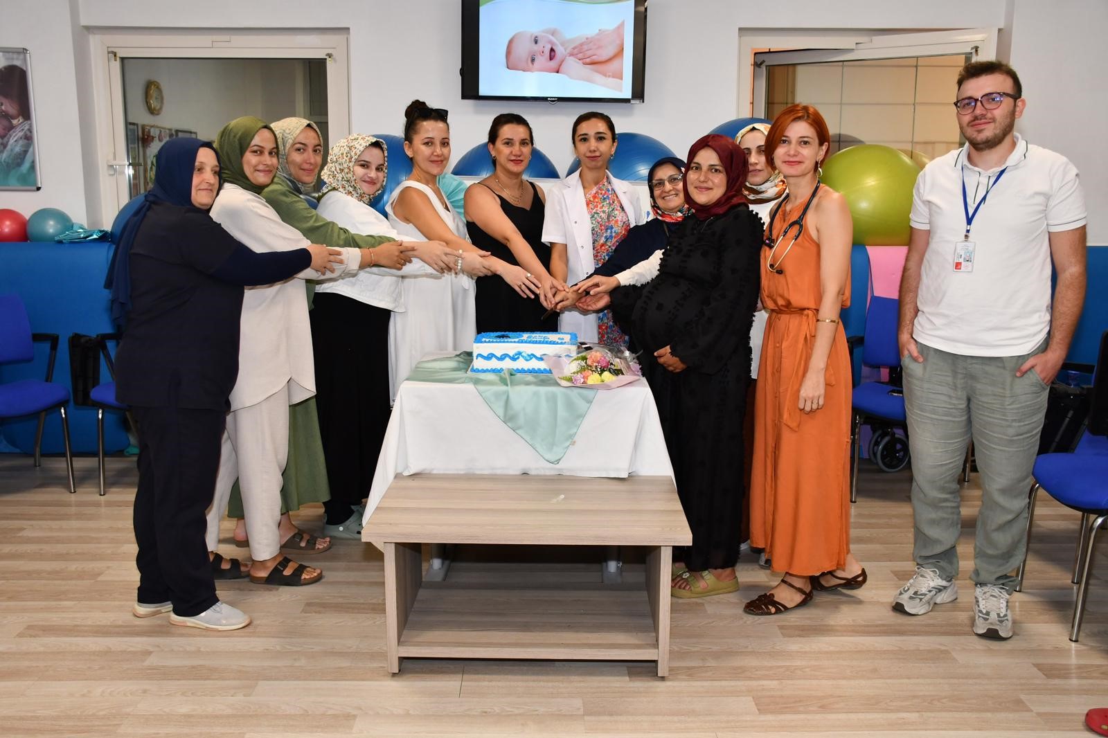 Gebeokuluegitimiyleanneadaylariddogumahazirlaniyor