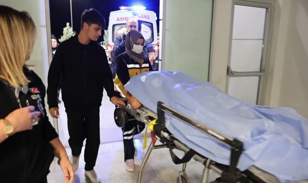 Genclerbirbirlerinesaldirdi