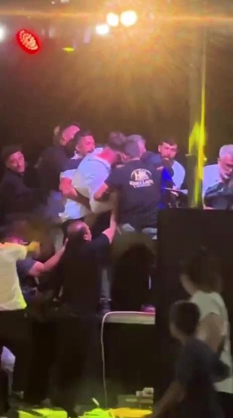 Hataydasahısdugundesanatcıyasaldırdı