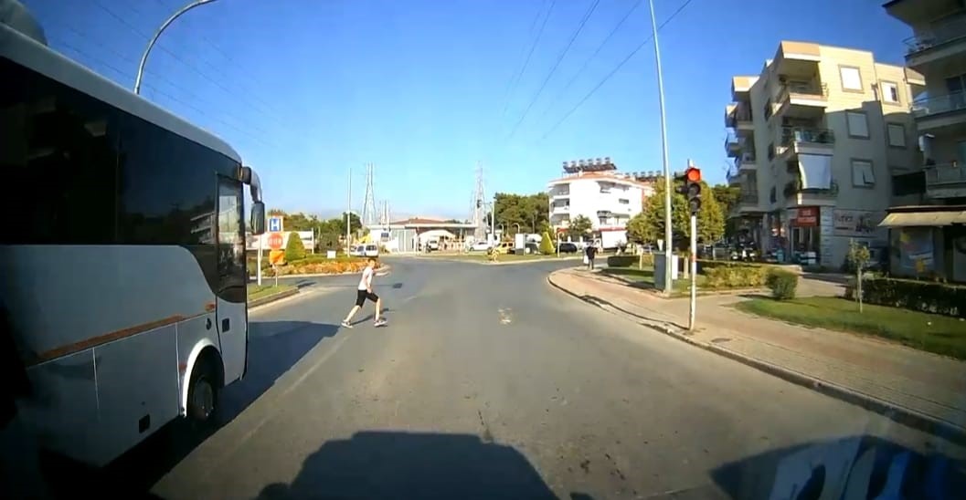 Ikikazadandakilpayikurtuldu