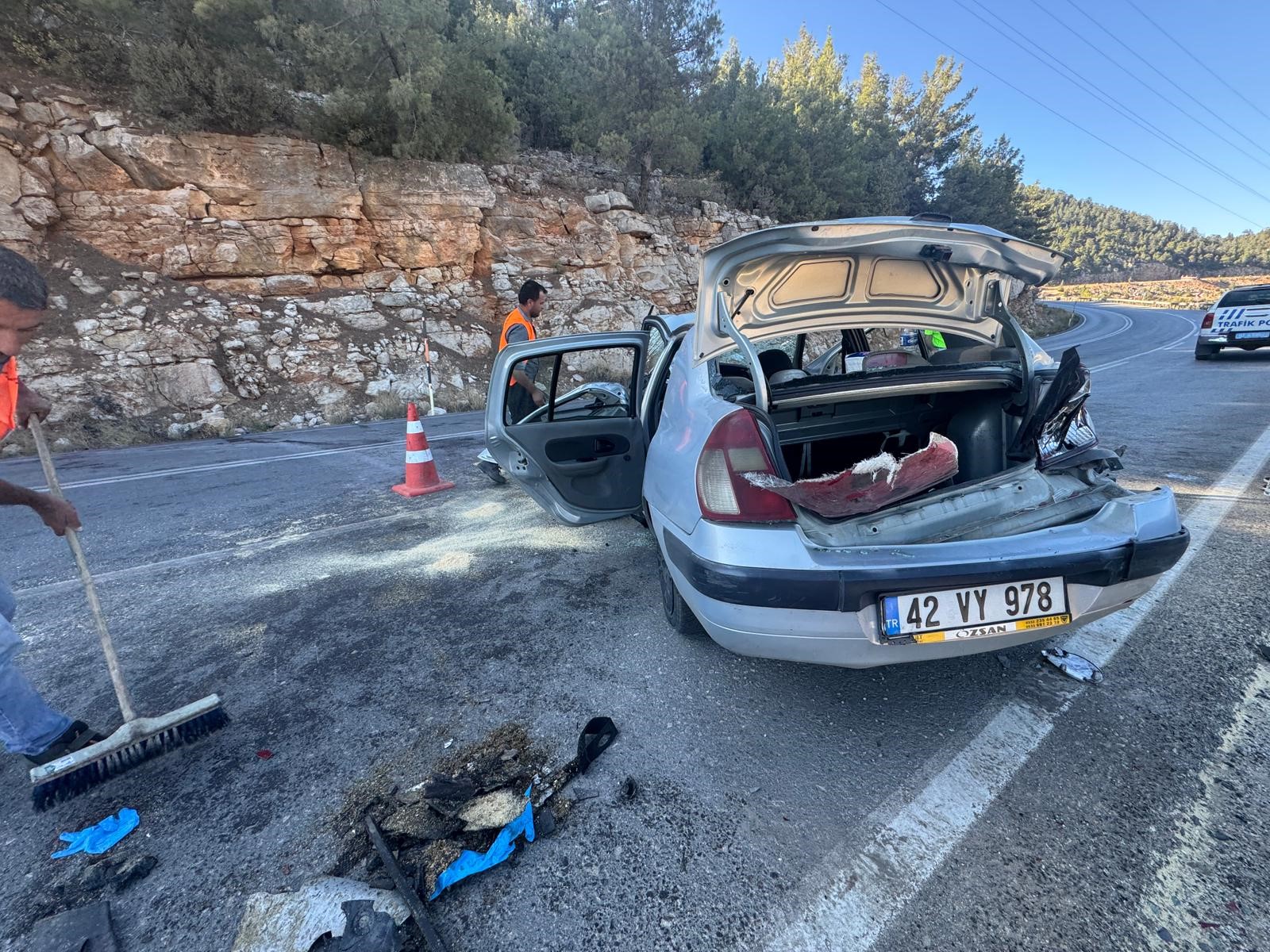 Ikiotomobilcarpisti-1