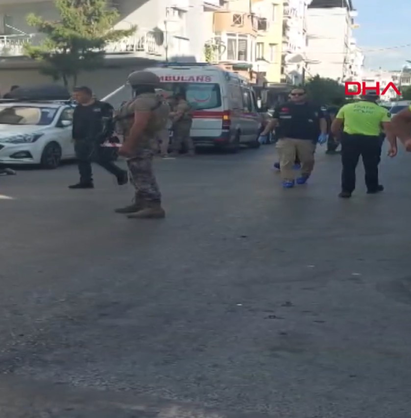 Izmirdepoliskarakolunapompalitufeklesalddirdilar