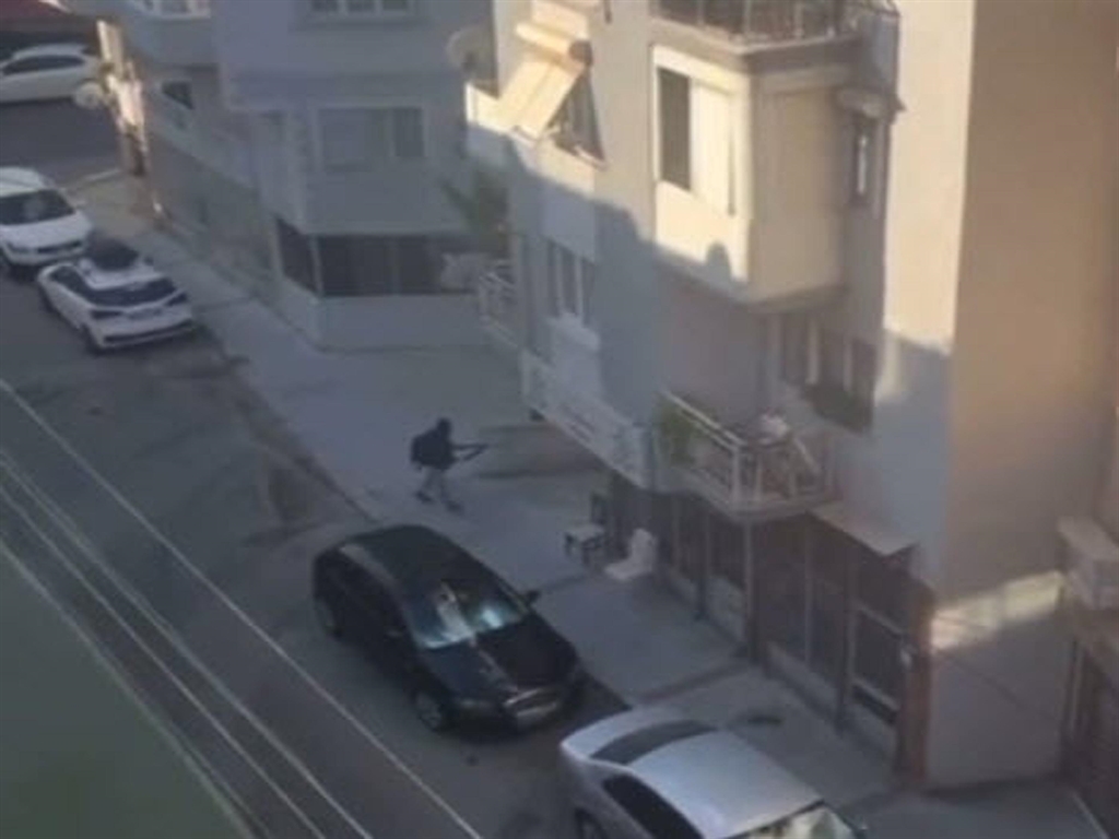 Izmirdepolismerkezinesilahlisaldiri