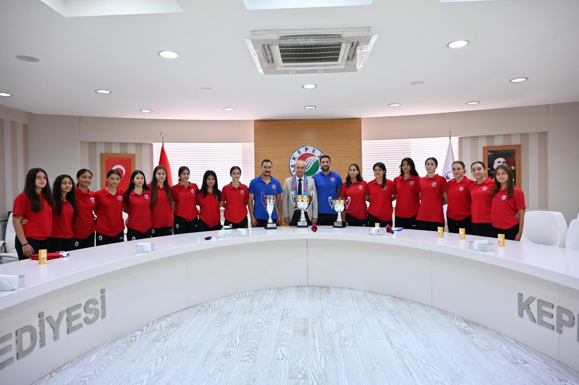 Kepezdegeleceginsporculariyetisiyor