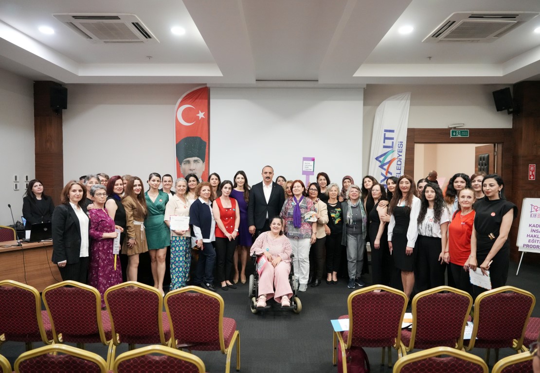 Konyaaltindakadinhaklariegitimibasliyor