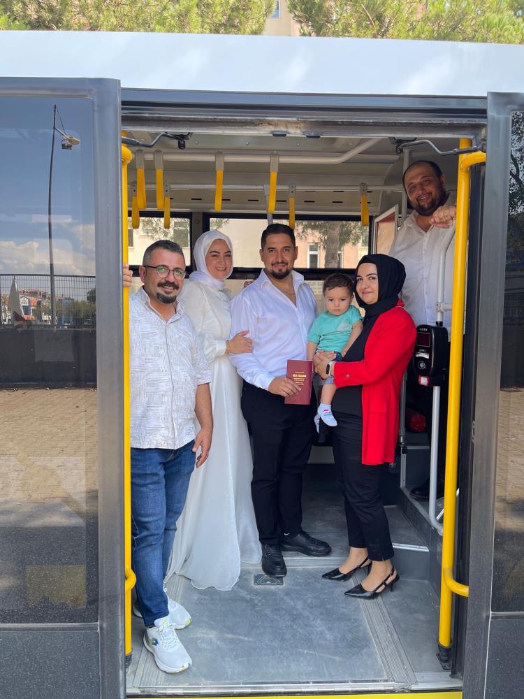 Nikahayetistirdigiicinsoforusahityaptılar