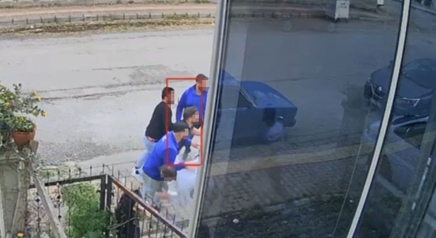 Ogluicinbalkondanatladiikisidedarbedildi