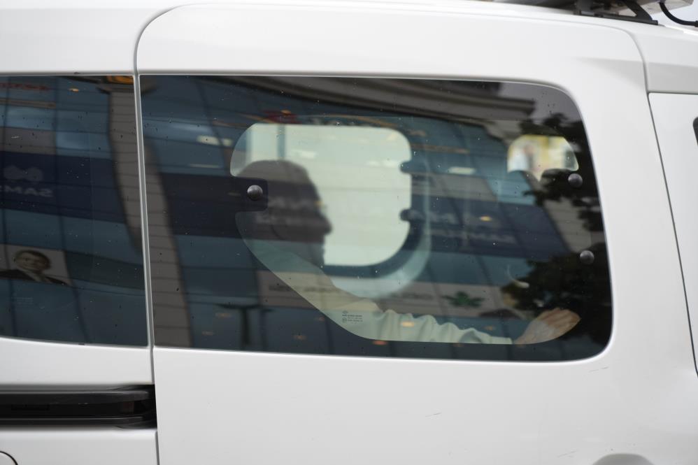 Samsundakendinisavcıolaraktanıtanlaryaslıadamdolandırdı