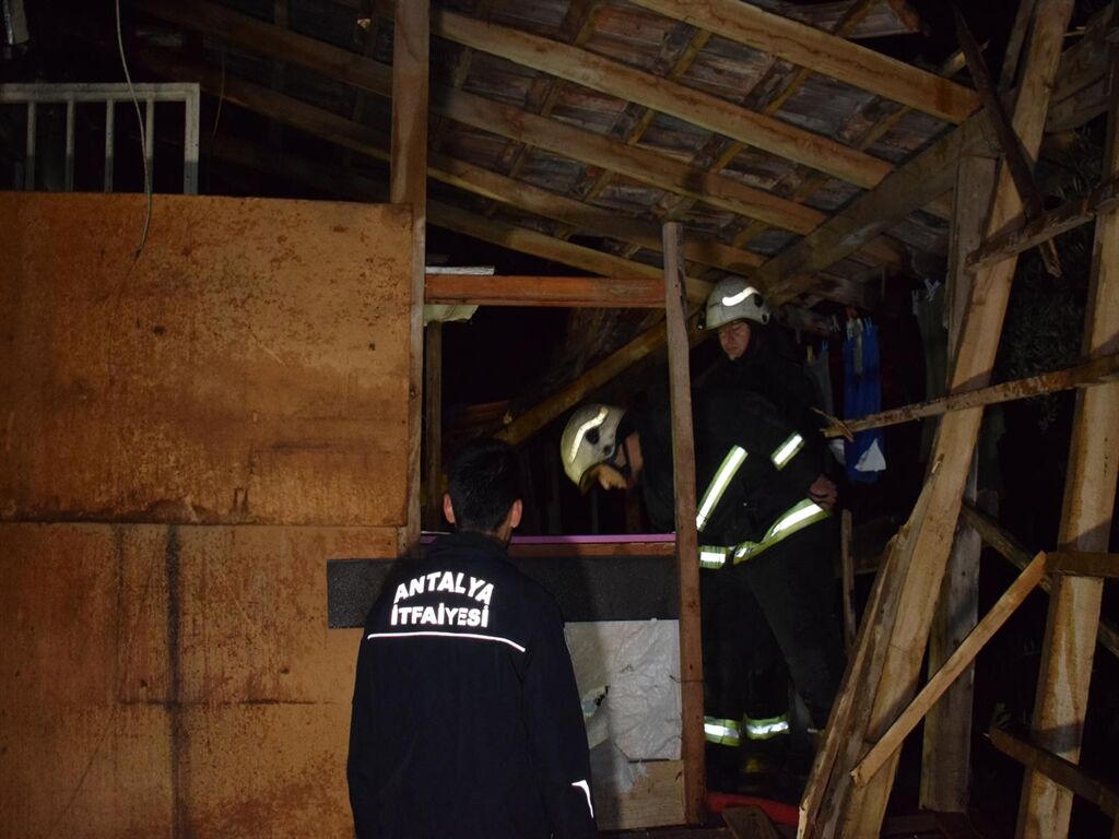 Sevgililerikundaklamahayattankoparmis