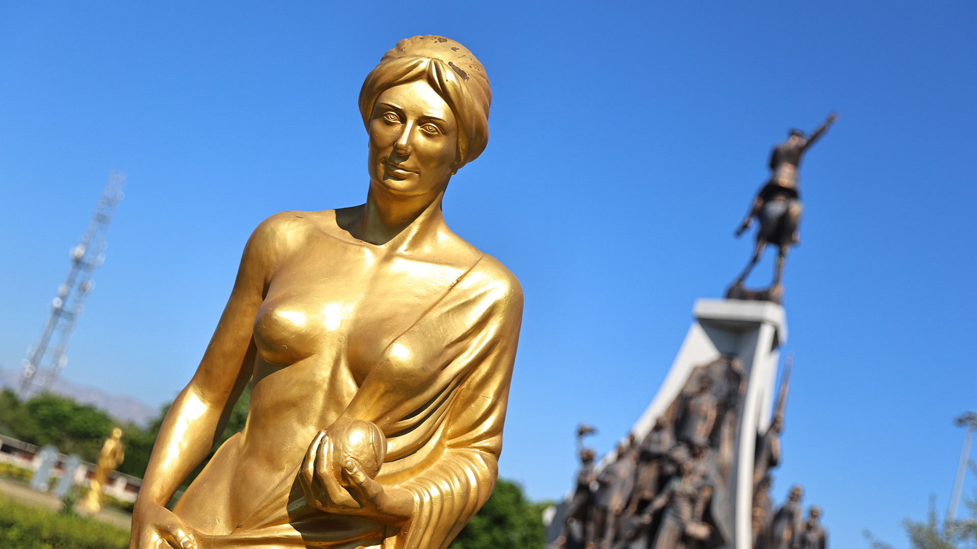 Venusheykeliantalyasokaklarinda