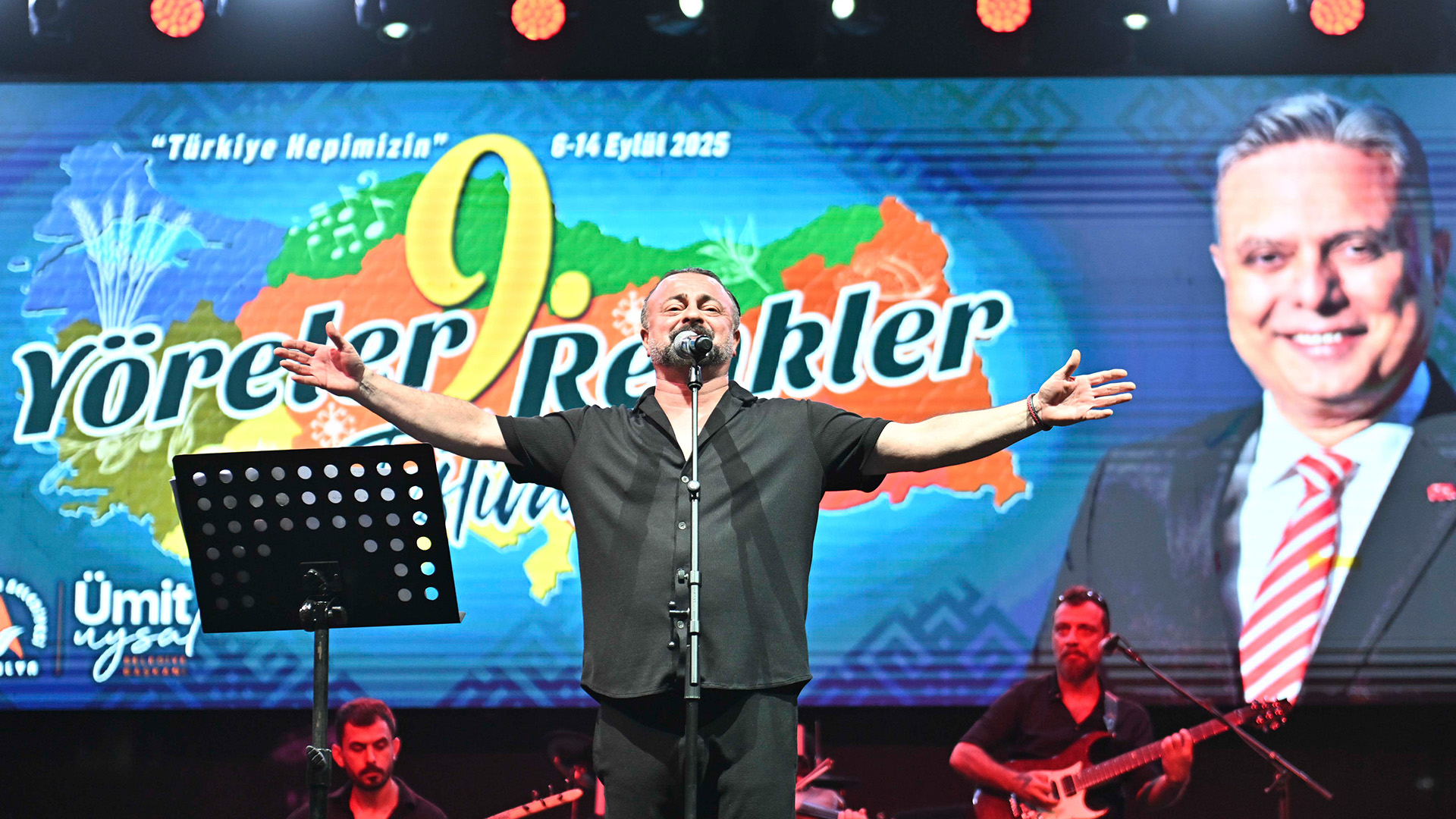 Yorelerrenklerfestivalicosturdu