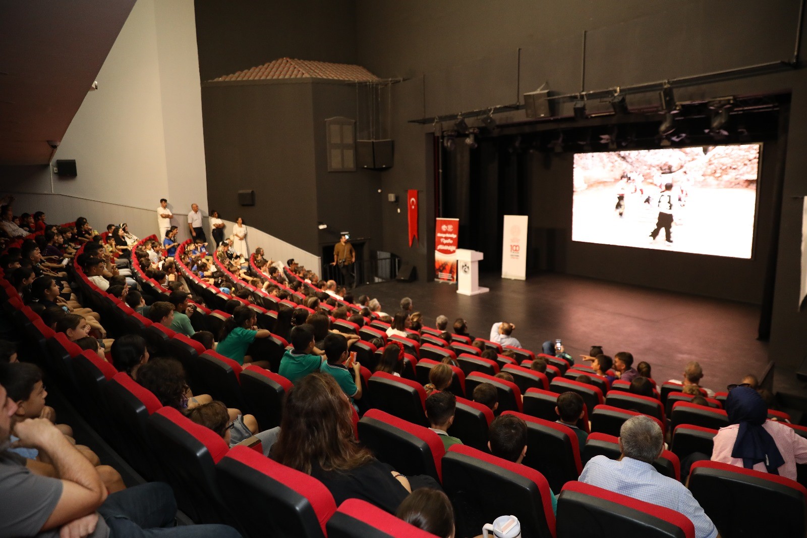 Yorukoyunlarikusaktankusagaanlatiliyor