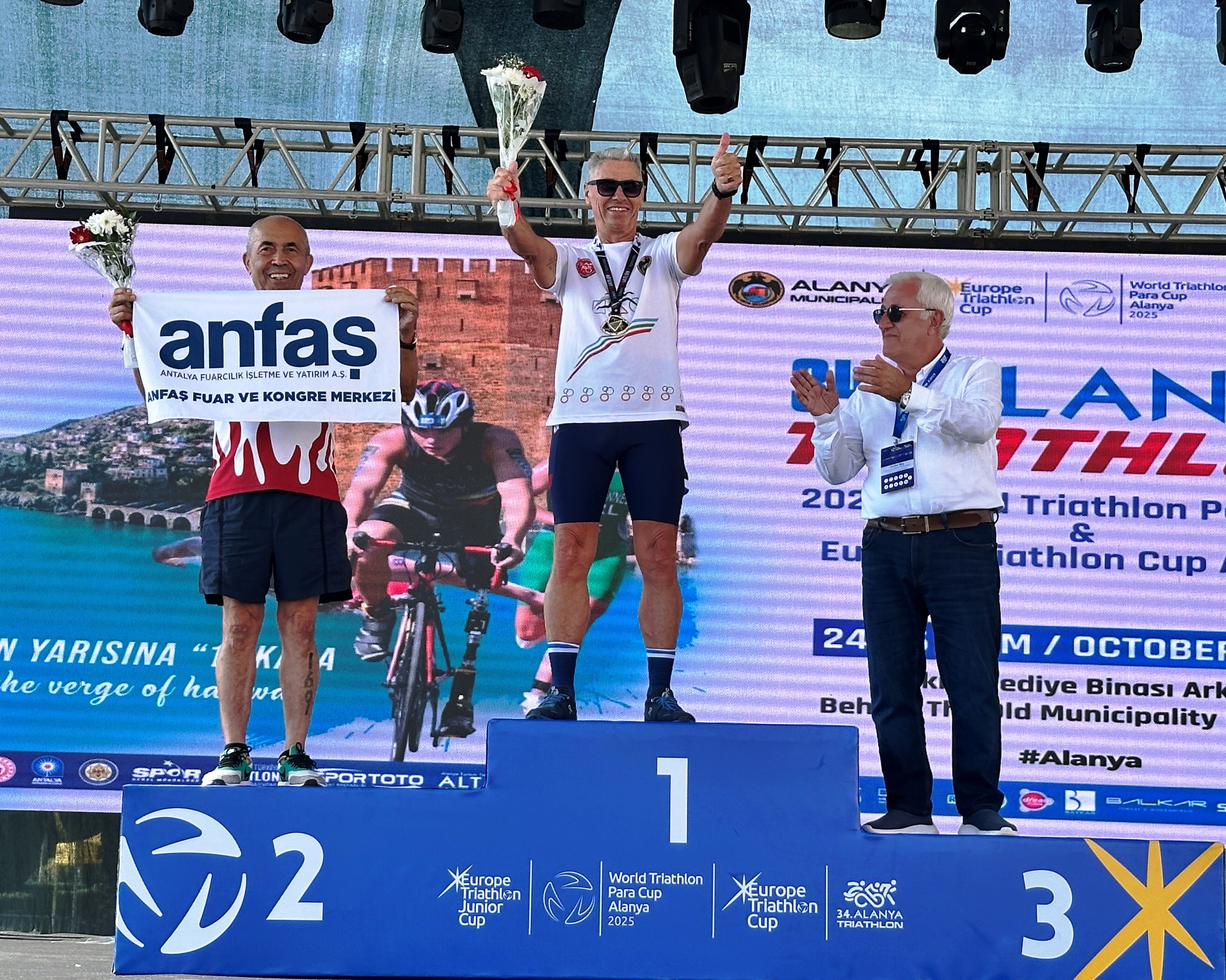 34Ulkeden242Sporcualanyadakiyasiyarekabetetti