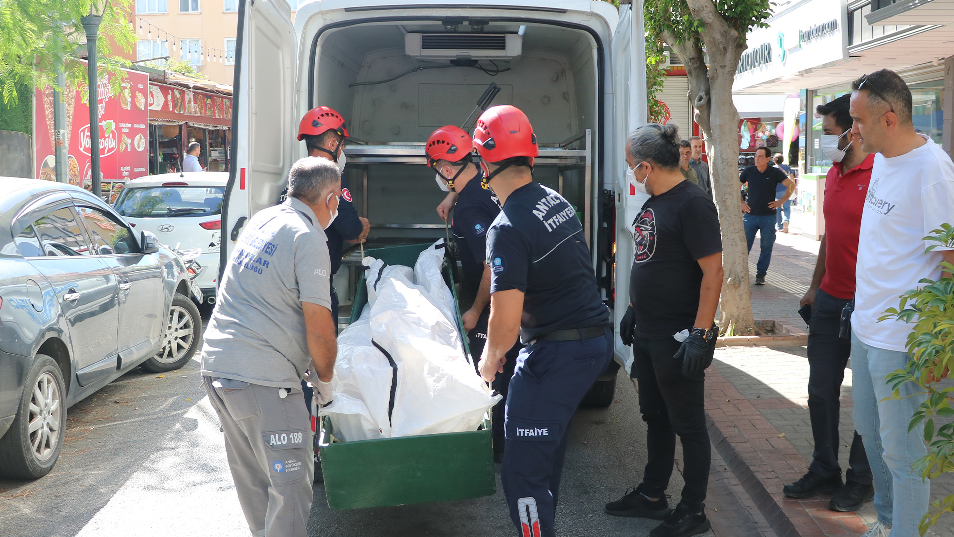 80Yasindakiadamincansizbedeniasansorboslugundabulundu