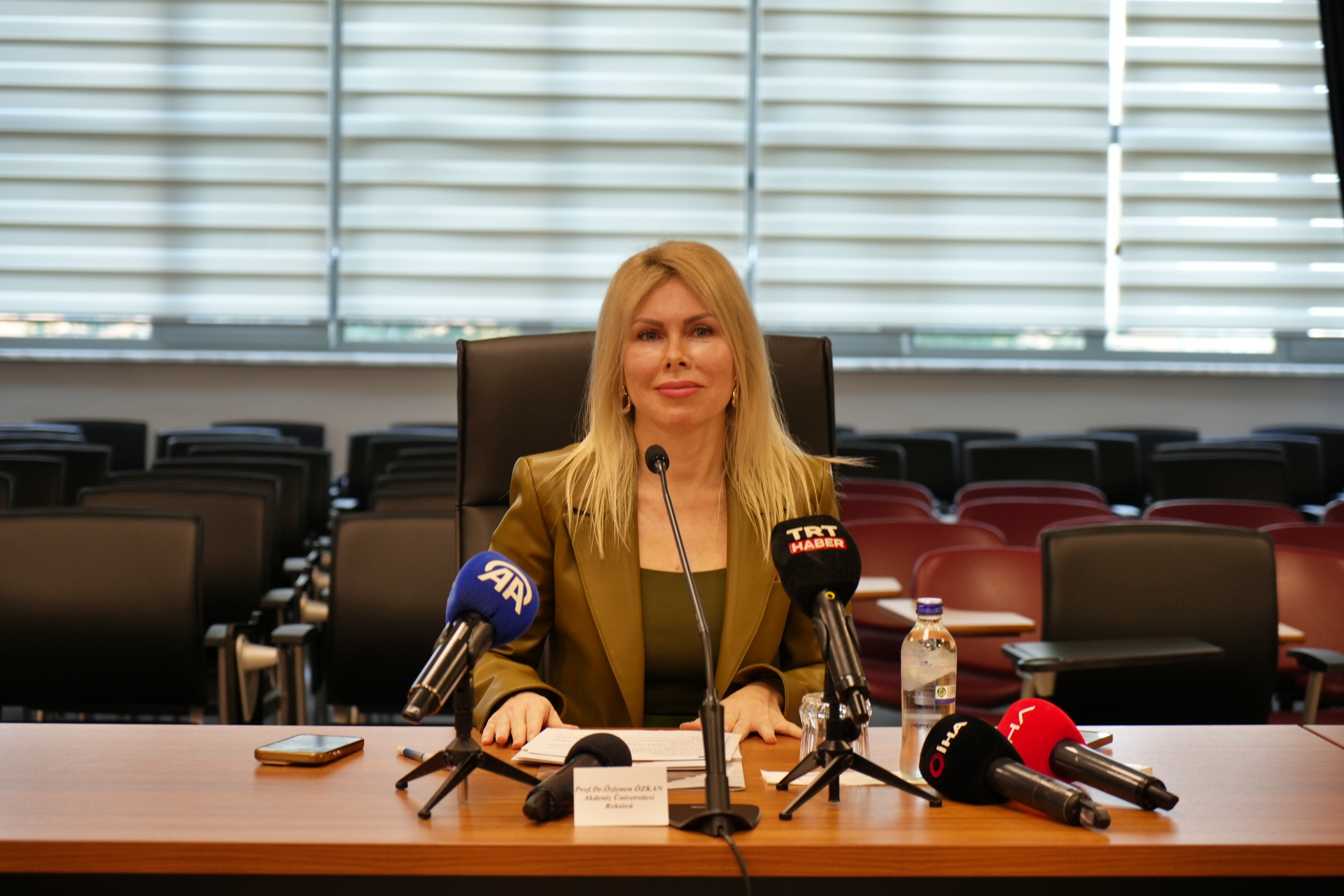 Akdenizuniversitesibilgilendirmetoplantisiduzenlendi