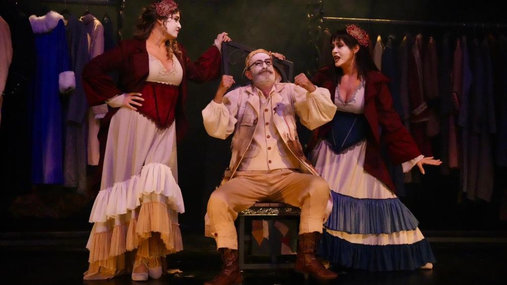 Alanyabelediyesitiyatrosezonunuactı