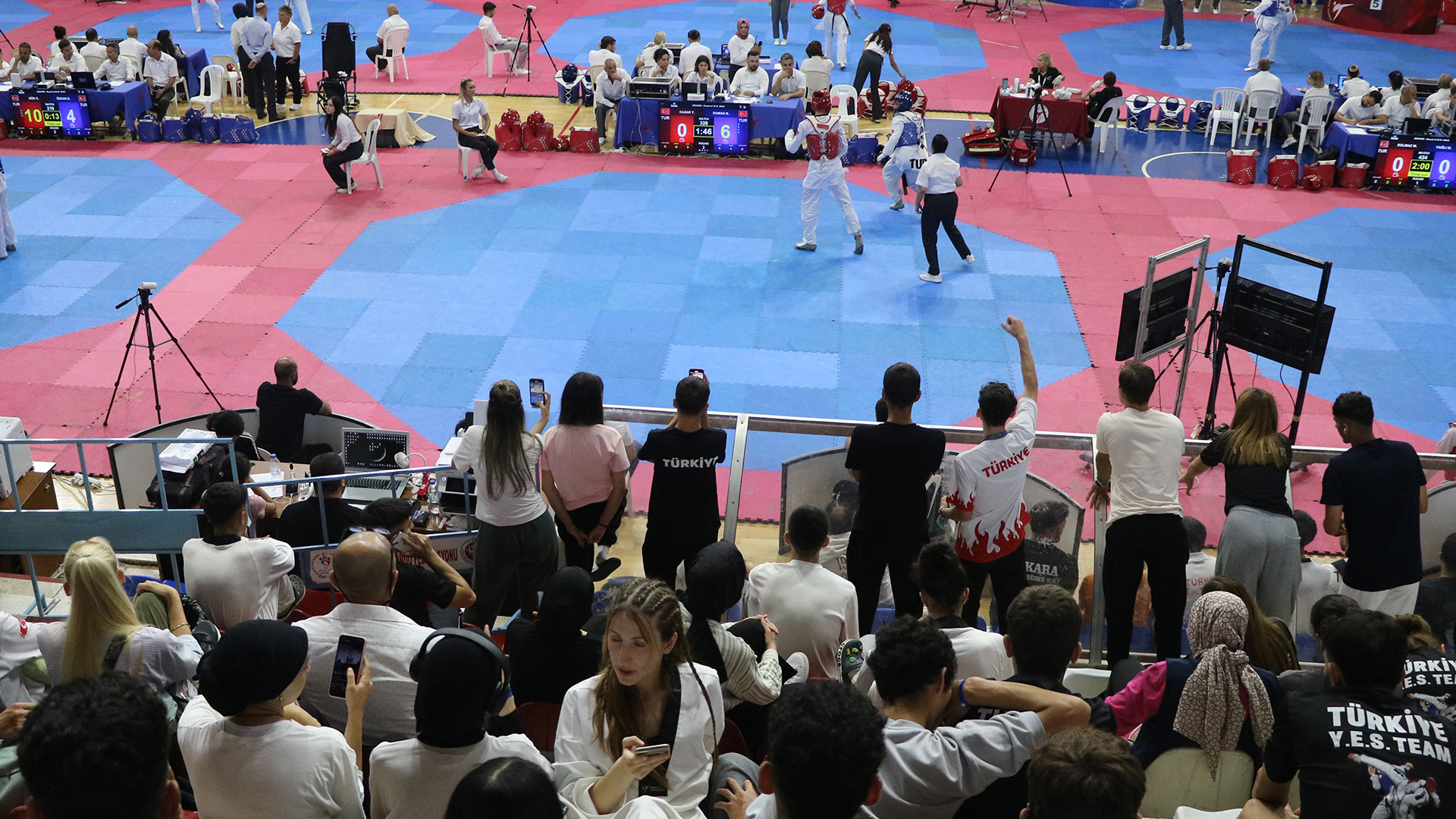 Alanydasampiyonaheyecanibasladi