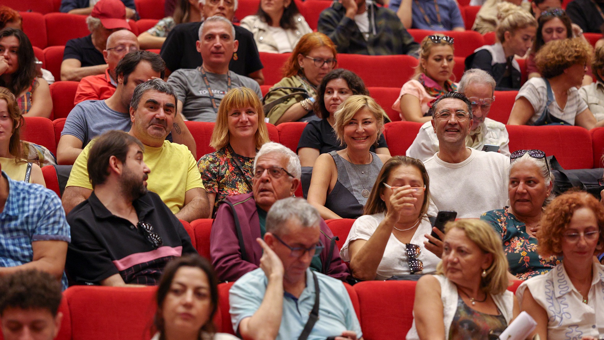 Altinportakaldaconfidanteheyecani