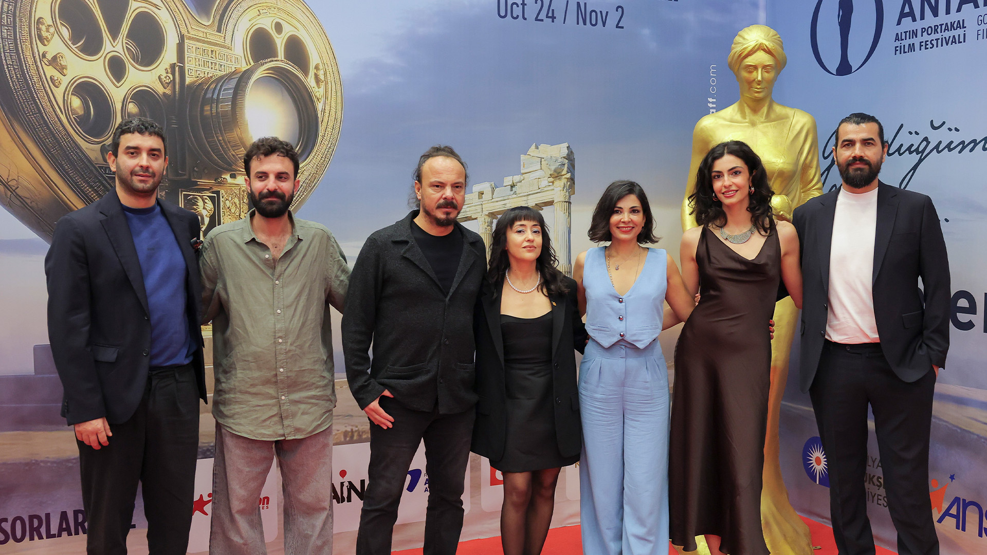 Altinportakaldagercekhayathikayelerisahneyegirdi