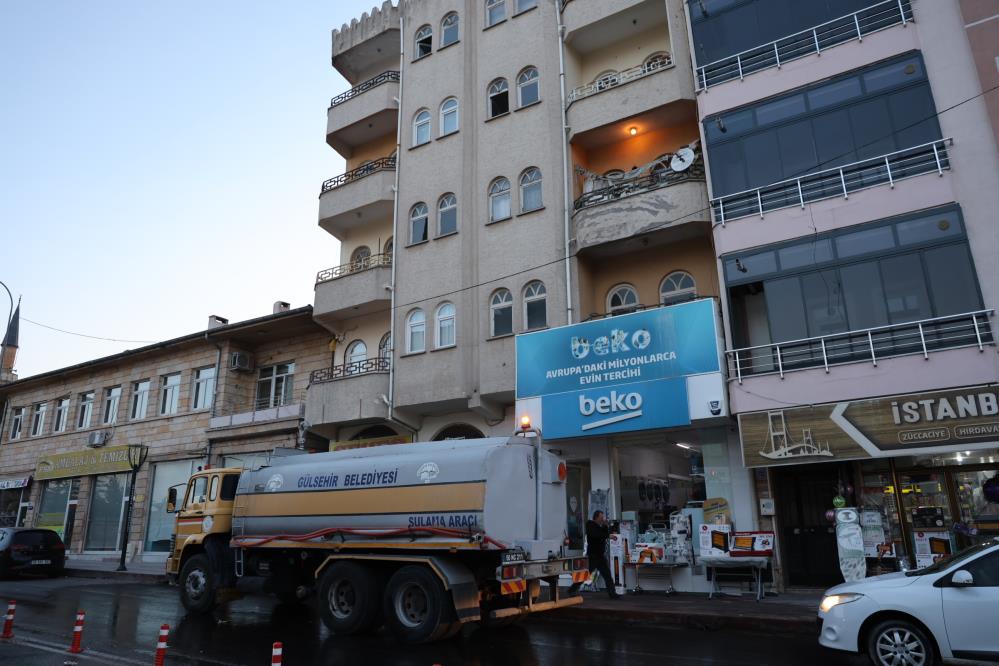 Annesinincansiznbedeniyle1Ayyasamis