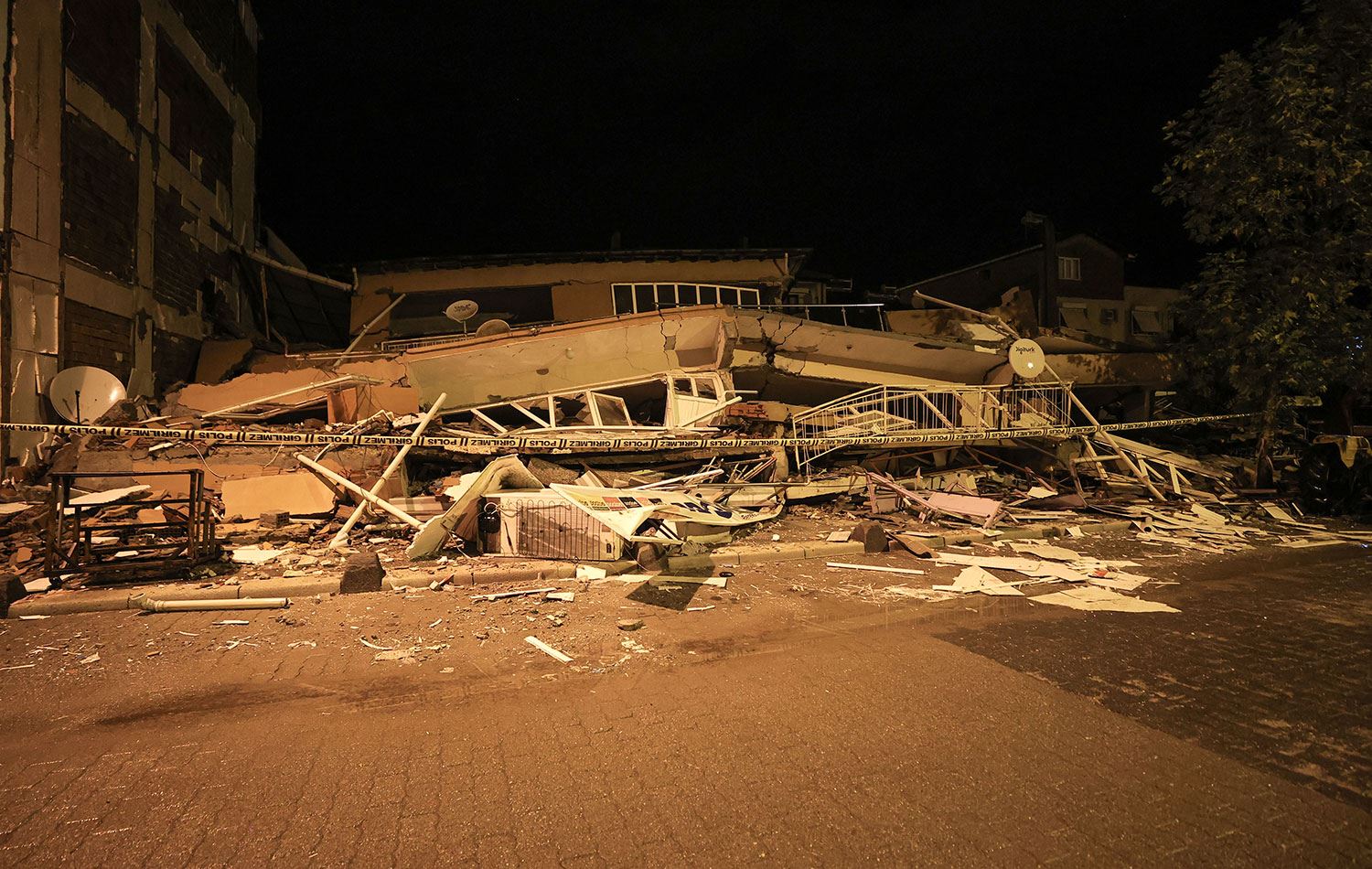 Antalyadakibaskanlardansarsiciuyarilar