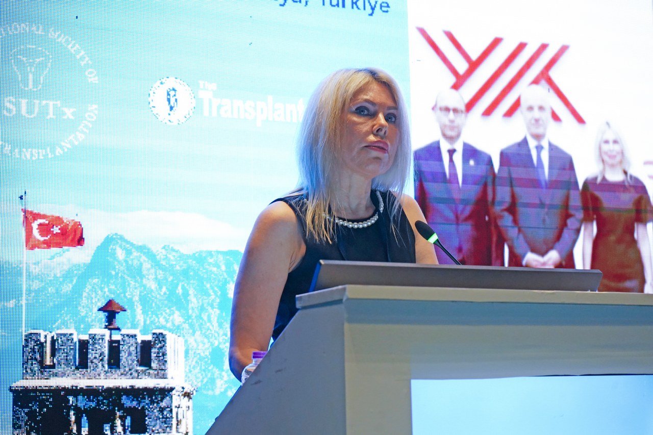 Antalyarahimnaklikongresineevsahipligiyapiyor