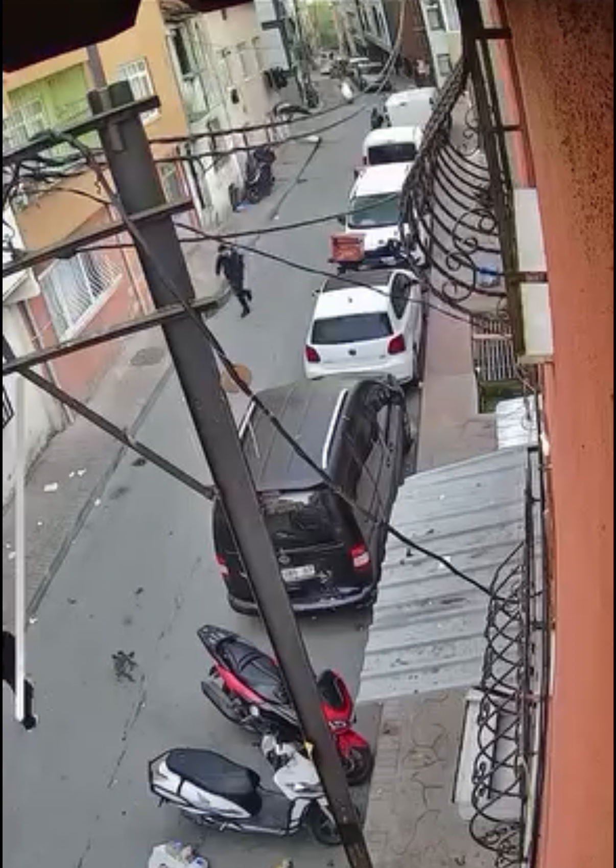 Arkadasiniboynundanbicakladi