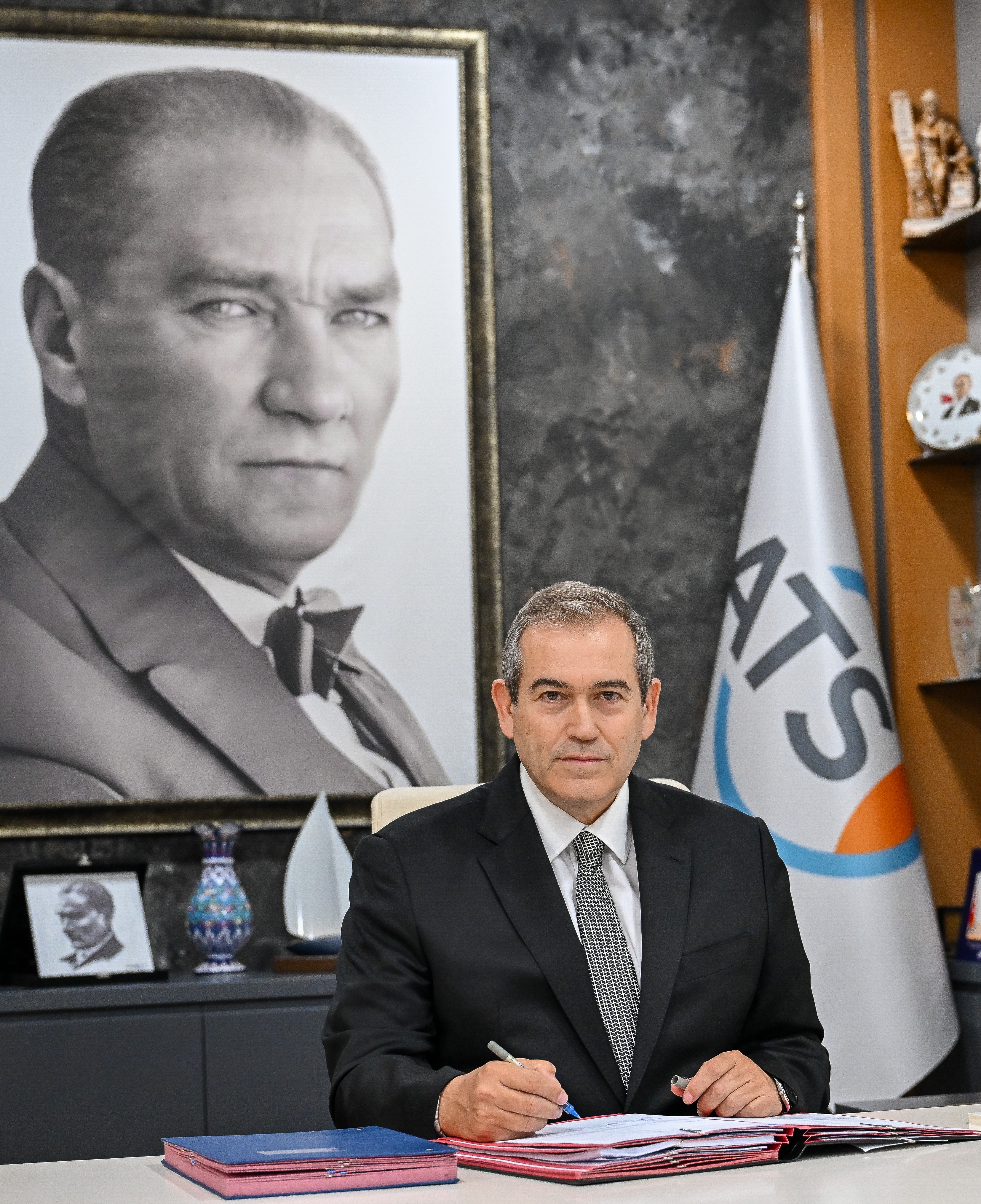 Baskanhacisuleymankimdir