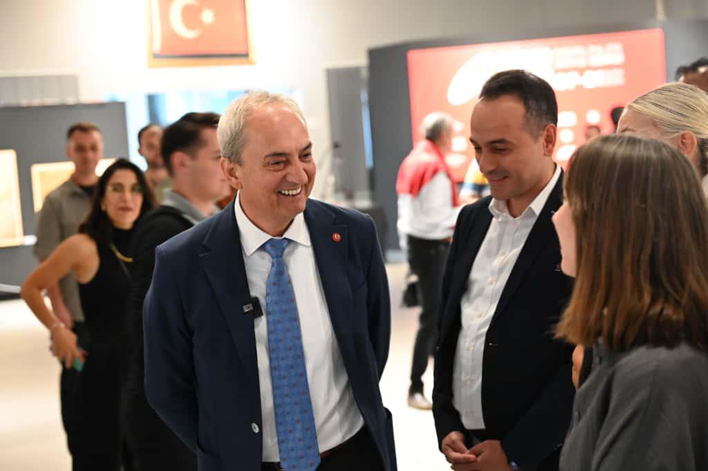 Bircoksanateserisergilendi