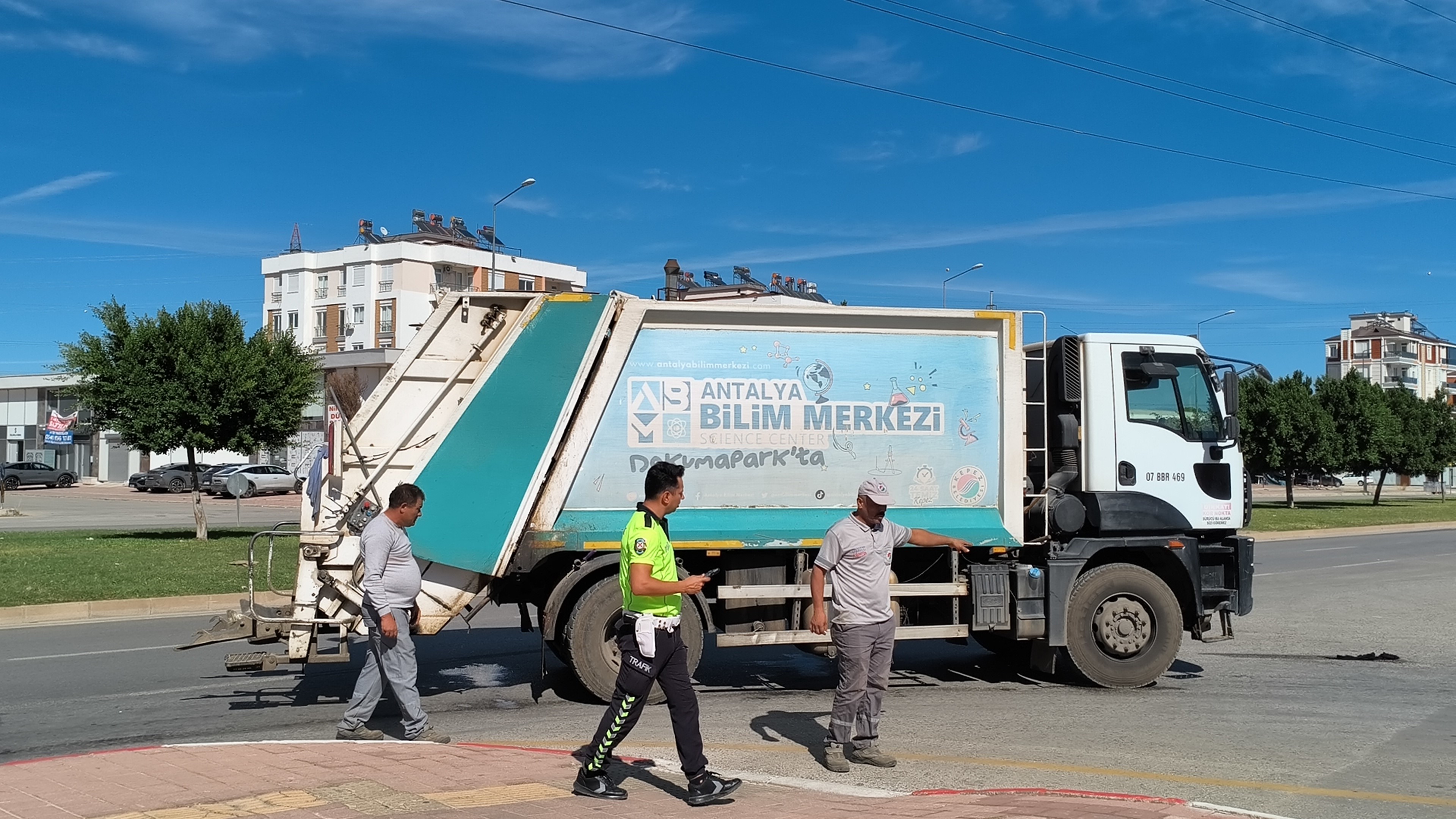 Copkamyonunaltindakaldiekiplerkurtardi