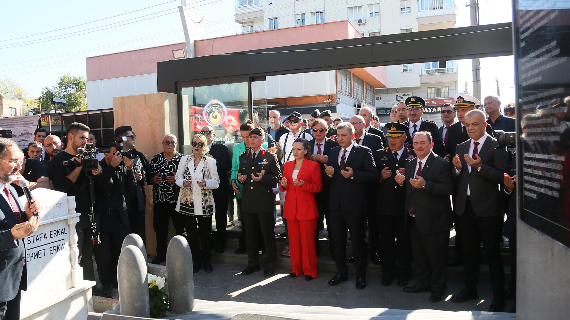 Dunyadabirilkantalyadaanitmezariacildi