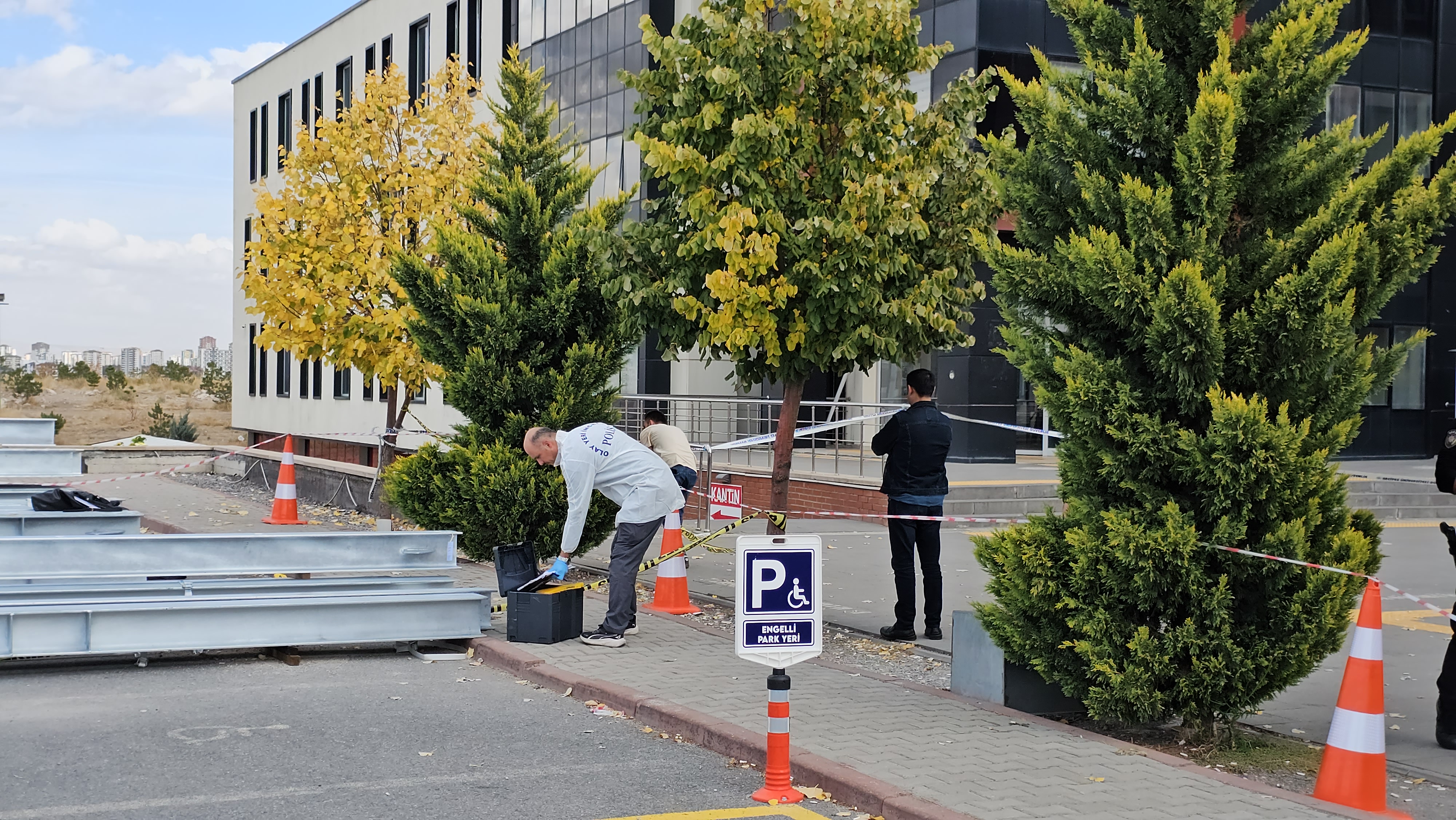 Erciyesuniversitesindesilahlisaldiriogrencihayatinikaybetti