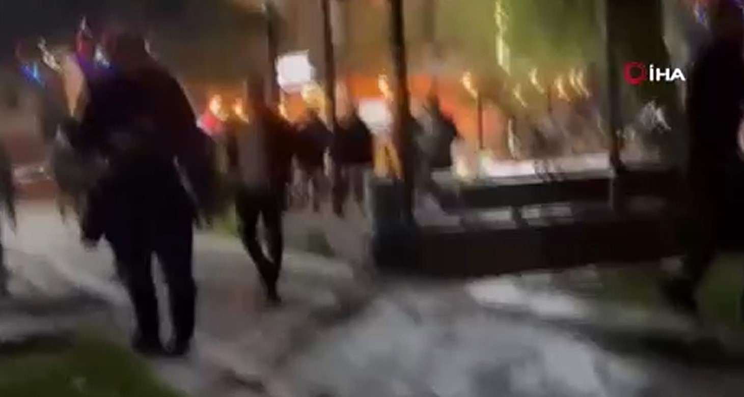 Eskiyenisevgilisitartismasikavgaylasonuclandi